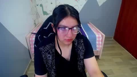 Snapshot of eva_smit_t chatting on 12/14/25, 02:50 eva_smit_t online show from 12/14/25, 02:50