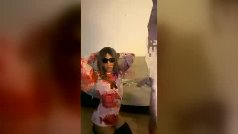 Snapshot of eva_spanihs chatting on 06/15/26, 12:02 eva_spanihs online show from 06/15/26, 12:02
