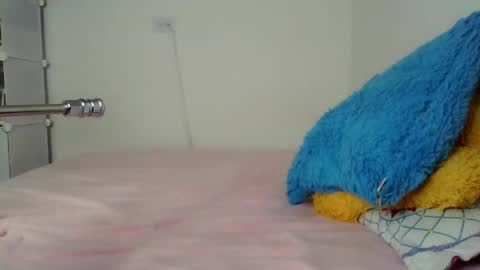 Snapshot of eva_sweet2 chatting on 09/14/25, 05:01 Estefania online show from 09/14/25, 05:01