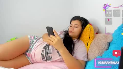 Snapshot of eva_sweet2 chatting on 10/19/25, 04:40 Estefania online show from 10/19/25, 04:40