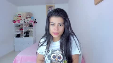Snapshot of eva_sweet2 chatting on 11/30/25, 03:05 Estefania online show from 11/30/25, 03:05