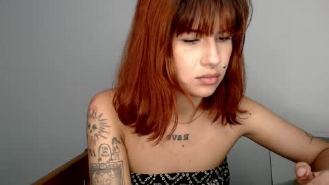 Snapshot of eva_viulet chatting on 03/27/26, 05:13 MISS EVY online show from 03/27/26, 05:13