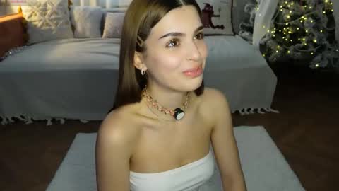 Hello my name is Eva its my first day here online show from 12/22/25, 07:27