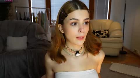 Hello my name is Eva its my first day here online show from 02/16/26, 07:48