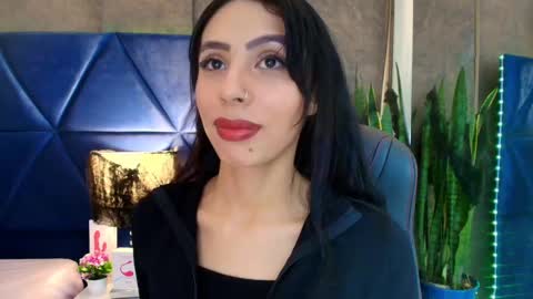 EVA CLOEE online show from 10/21/25, 04:13