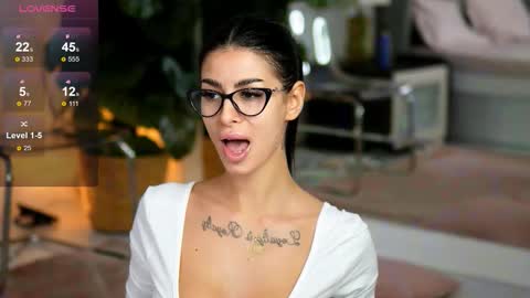 Snapshot of evaamanti chatting on 11/08/25, 07:30 Eva online show from 11/08/25, 07:30