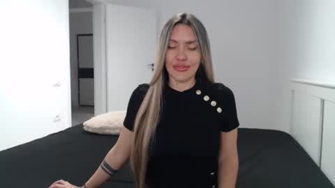 Snapshot of evabomb chatting on 01/29/25, 09:17 EvaBomb online show from 01/29/25, 09:17