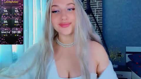 Eva  online show from 11/01/25, 07:43