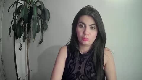 evacollins12 online show from 12/15/24, 01:46