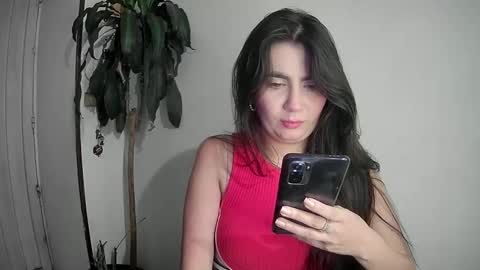 evacollins12 online show from 12/23/24, 02:02