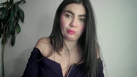 evacollins12 online show from 01/29/25, 01:48