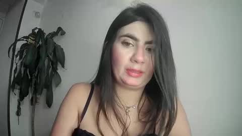 evacollins12 online show from 02/06/25, 12:22