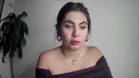 evacollins12 online show from 02/09/25, 12:17