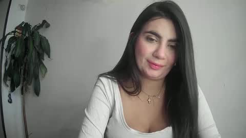 evacollins12 online show from 02/17/25, 09:52