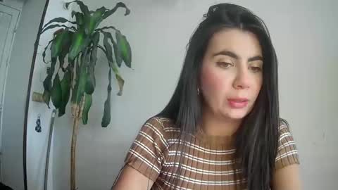 evacollins12 online show from 02/23/25, 08:33