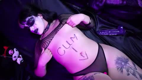 Eva Crux online show from 02/23/25, 08:28