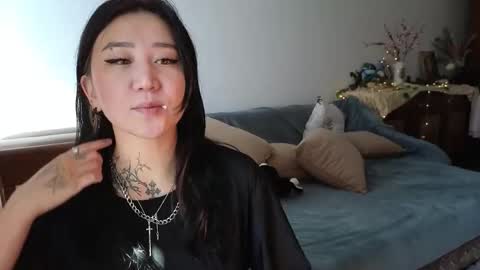 Snapshot of evadior chatting on 09/24/25, 07:01 Eva online show from 09/24/25, 07:01