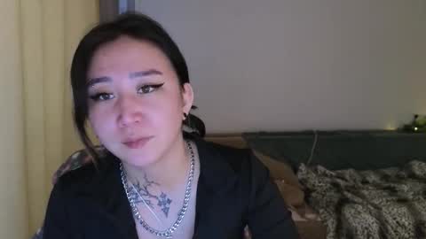 Snapshot of evadior chatting on 10/12/25, 10:25 Eva online show from 10/12/25, 10:25