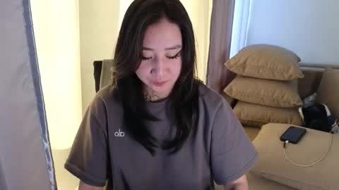 Snapshot of evadior chatting on 10/15/25, 06:13 Eva online show from 10/15/25, 06:13