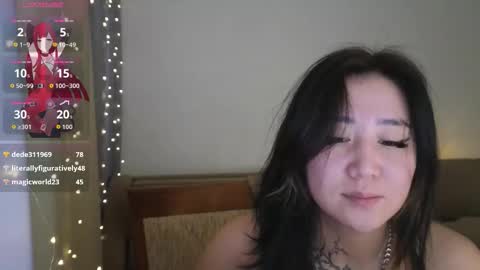 Snapshot of evadior chatting on 10/31/25, 01:17 Eva online show from 10/31/25, 01:17