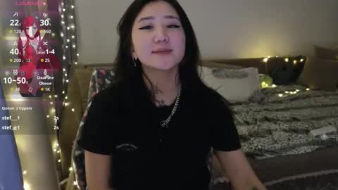 Snapshot of evadior chatting on 11/05/25, 01:38 Eva online show from 11/05/25, 01:38