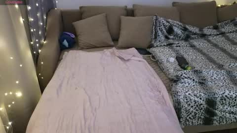 Snapshot of evadior chatting on 11/15/25, 03:52 Eva online show from 11/15/25, 03:52