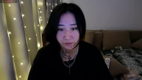 Snapshot of evadior chatting on 11/16/25, 04:01 Eva online show from 11/16/25, 04:01