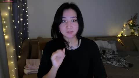 Snapshot of evadior chatting on 11/20/25, 01:28 Eva online show from 11/20/25, 01:28