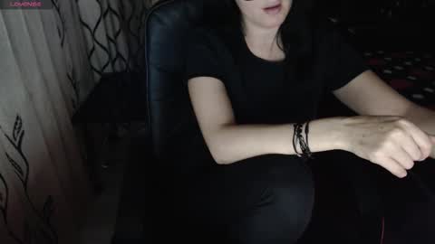 Snapshot of evadream1 chatting on 10/21/25, 05:35 EVADREAM online show from 10/21/25, 05:35