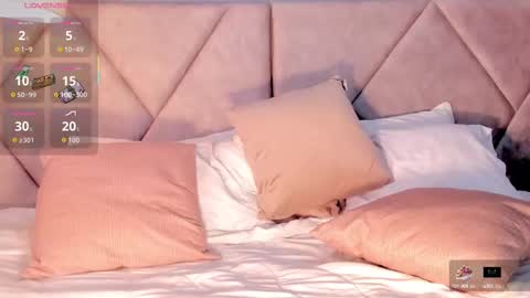 Snapshot of evaforbs chatting on 10/16/25, 07:37 Evaforbs online show from 10/16/25, 07:37