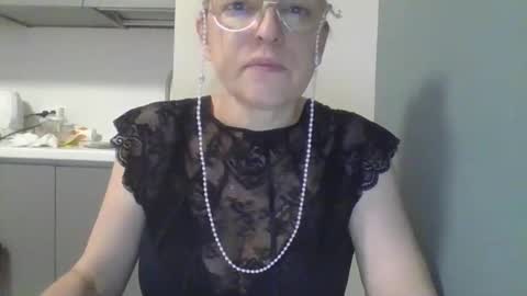 Snapshot of evaglad chatting on 09/20/25, 03:51 evaglad online show from 09/20/25, 03:51