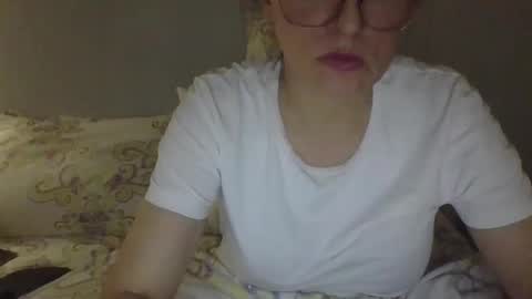 Snapshot of evaglad chatting on 09/30/25, 04:56 evaglad online show from 09/30/25, 04:56