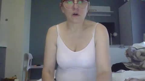 Snapshot of evaglad chatting on 10/04/25, 05:49 evaglad online show from 10/04/25, 05:49