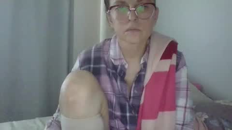 Snapshot of evaglad chatting on 10/07/25, 10:34 evaglad online show from 10/07/25, 10:34