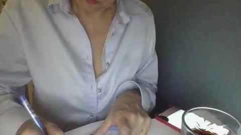 Snapshot of evaglad chatting on 10/10/25, 03:33 evaglad online show from 10/10/25, 03:33