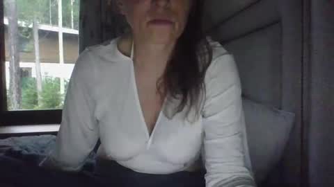 Snapshot of evaglad chatting on 10/27/25, 07:23 evaglad online show from 10/27/25, 07:23