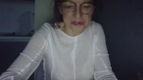 Snapshot of evaglad chatting on 10/30/25, 05:42 evaglad online show from 10/30/25, 05:42