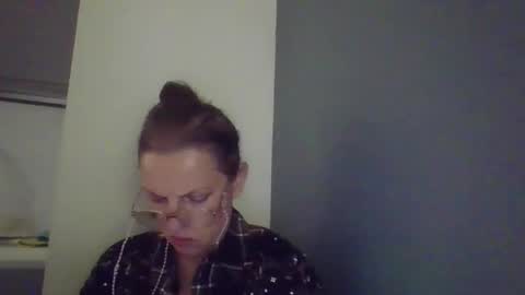 Snapshot of evaglad chatting on 11/02/25, 02:30 evaglad online show from 11/02/25, 02:30