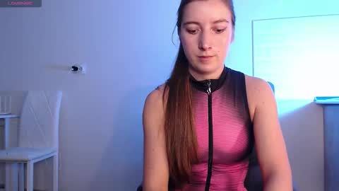 Snapshot of evahailey_ chatting on 11/05/25, 03:06 Eva online show from 11/05/25, 03:06