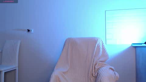 Snapshot of evahailey_ chatting on 11/10/25, 04:00 Eva online show from 11/10/25, 04:00