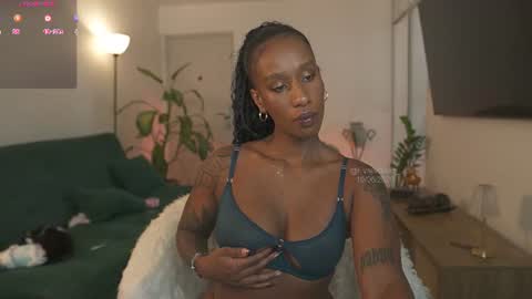 evajacksss_ online show from 06/10/26, 07:13