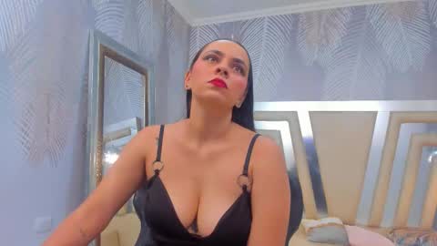 Eva Loren online show from 10/29/25, 11:50