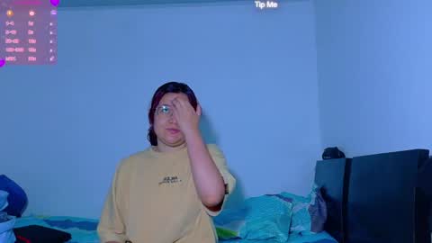 Snapshot of evaluna_02 chatting on 06/04/26, 11:49 evaluna_02 online show from 06/04/26, 11:49