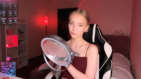 Snapshot of evamourr chatting on 05/26/26, 03:30 Eva online show from 05/26/26, 03:30
