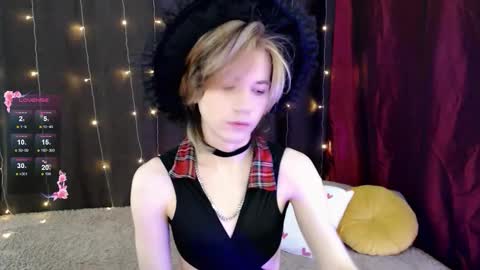 Snapshot of evan_reinhart chatting on 10/30/25, 11:00 evan_reinhart online show from 10/30/25, 11:00