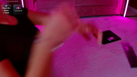 Eva online show from 09/19/25, 10:21