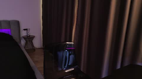 Snapshot of evanew_ chatting on 07/14/26, 04:13 Eva online show from 07/14/26, 04:13