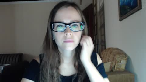 Snapshot of evangeline06 chatting on 09/22/25, 08:49 YourMistress online show from 09/22/25, 08:49