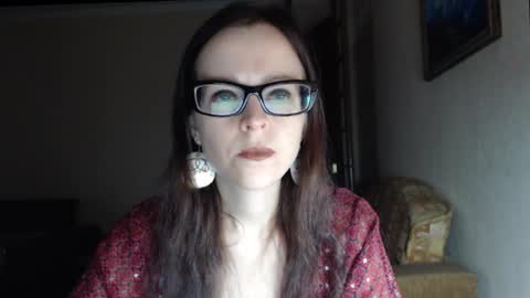 Snapshot of evangeline06 chatting on 11/17/25, 08:53 YourMistress online show from 11/17/25, 08:53