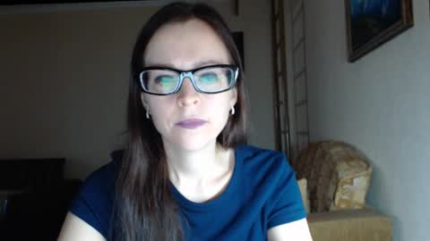 Snapshot of evangeline06 chatting on 11/21/25, 08:57 YourMistress online show from 11/21/25, 08:57